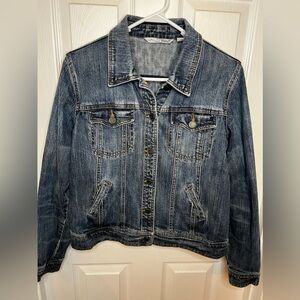 RaxB blue jean jacket in size L. 98% cotton, 2% spandex